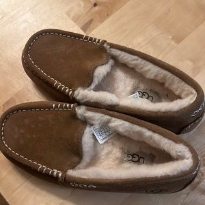 Ugg Ansley Moccasin Slippers NWOT